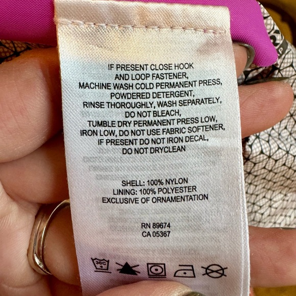 Mountain Hardware Rain Coat - Women’s M - Picture 9 of 10